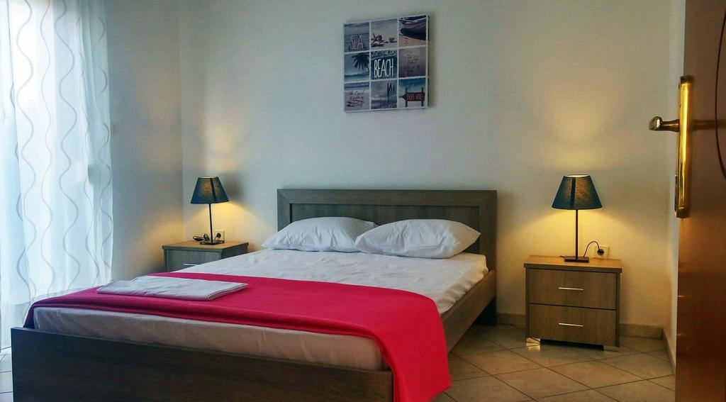 Roses Rt Apartments Skioni I Nea Skioni Luaran gambar
