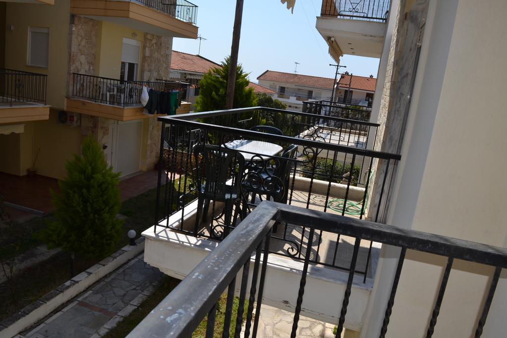 Roses Rt Apartments Skioni I Nea Skioni Luaran gambar