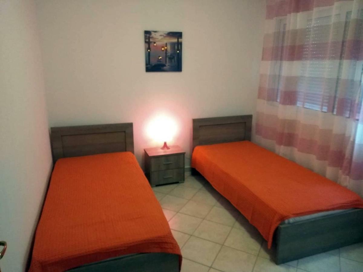 Roses Rt Apartments Skioni I Nea Skioni Luaran gambar